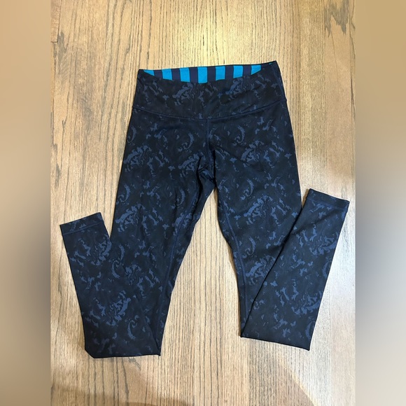 LULULEMON BLACK & GREY PATTERN FULL LENGTH LEGGING - Picture 2 of 3